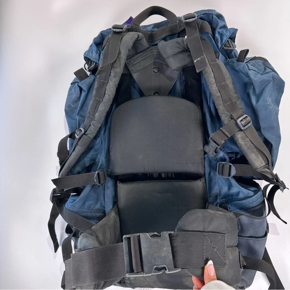 Lowe Alpine Unisex Vintage Internal Frame Backpack R